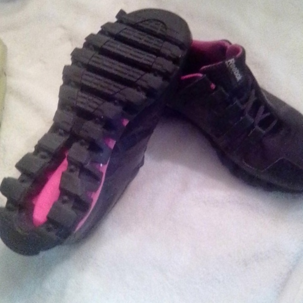 Shoes - Picture 2 of 3